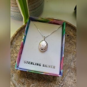Vintage Sterling Silver Etched Locket and Chain 925 Milor